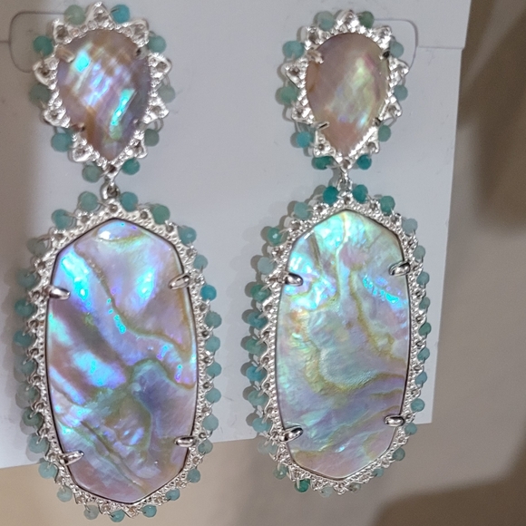 NWT KENDRA SCOTT IRIDESCENT EARRINGS SILVER - Picture 2 of 8